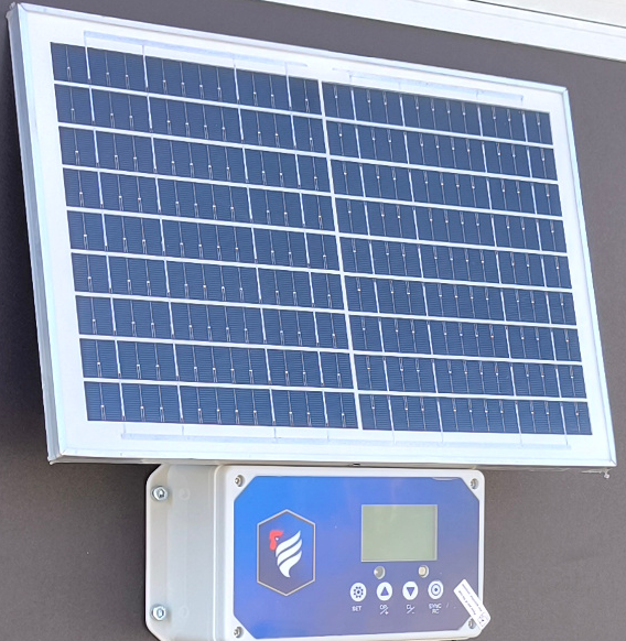 Automatischer Türöffner mit Solarpanel